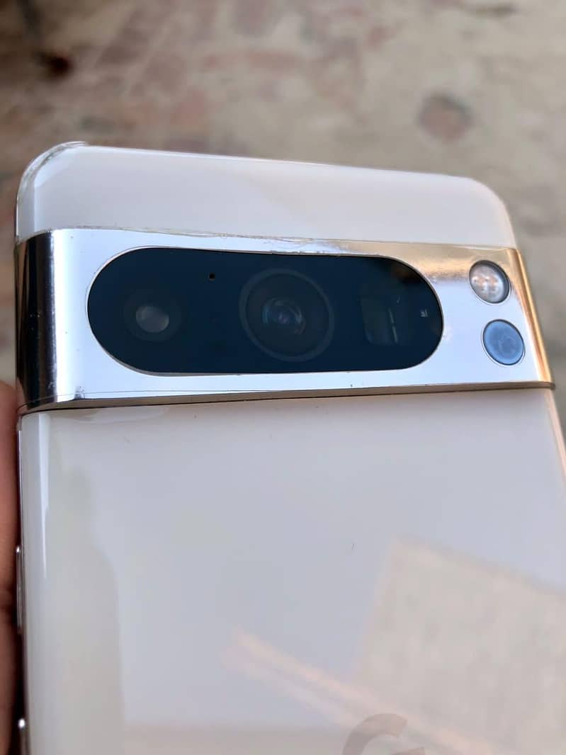Google Pixel 8 Pro 2