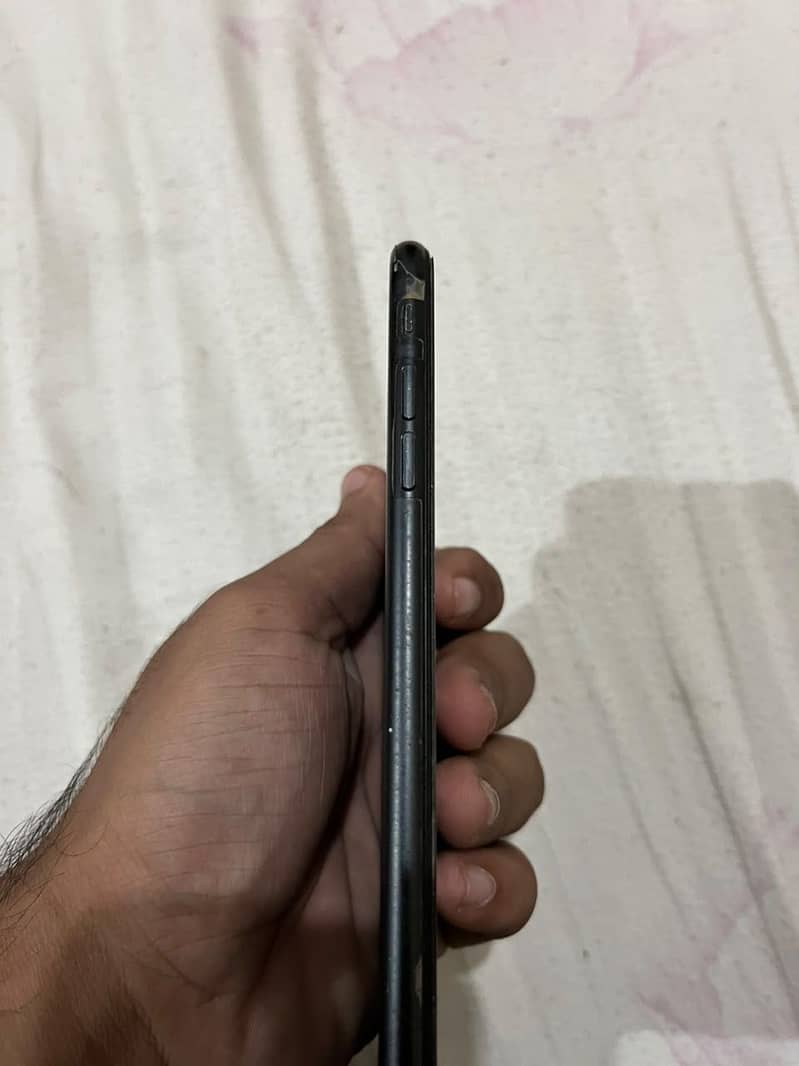 Apple iPhone 7 Plus 2