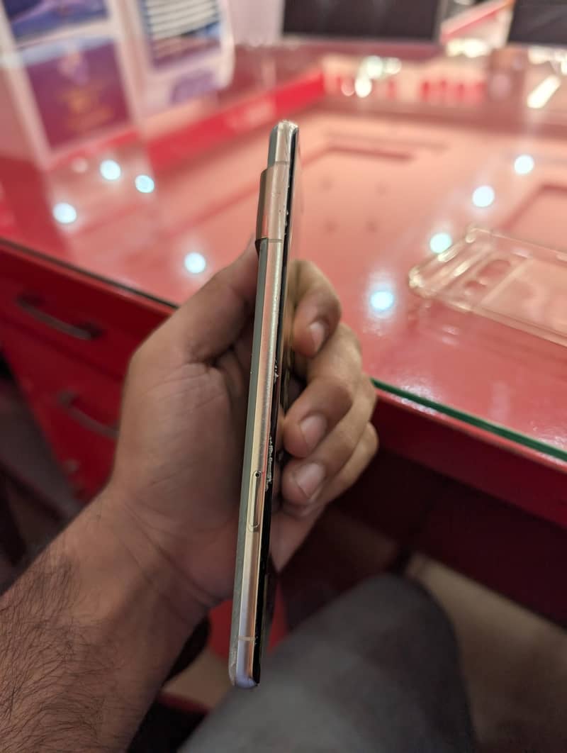 Google Pixel 7 Pro 4