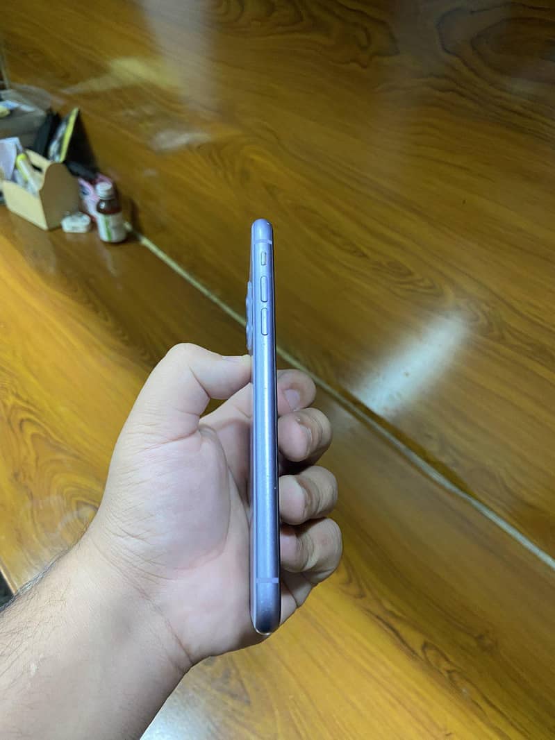 Apple iPhone 11 3