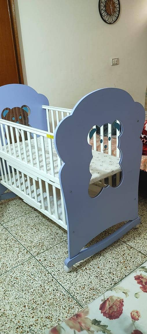 baby cot 1