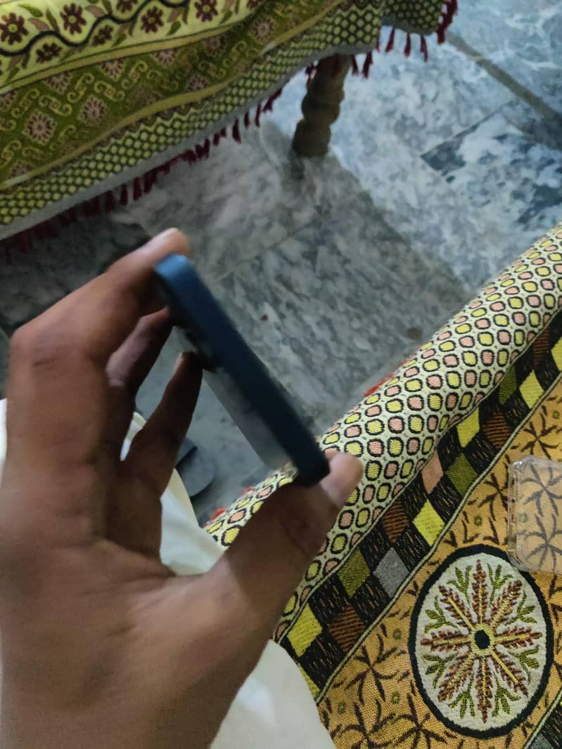 Apple iPhone 13 3