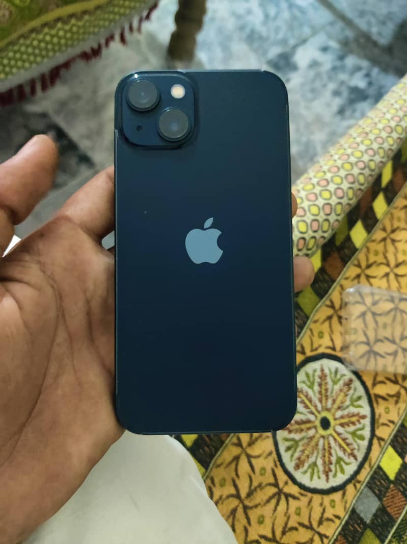 Apple iPhone 13 7