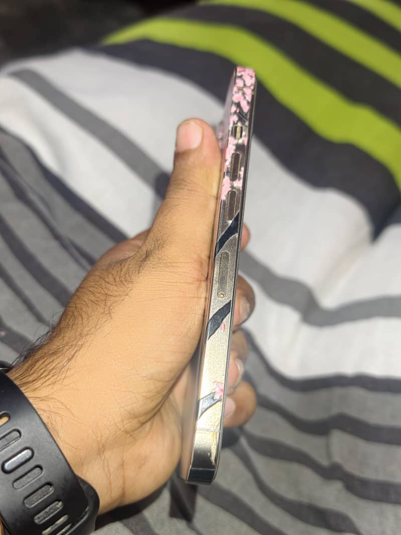 Apple iPhone 13 Pro 4