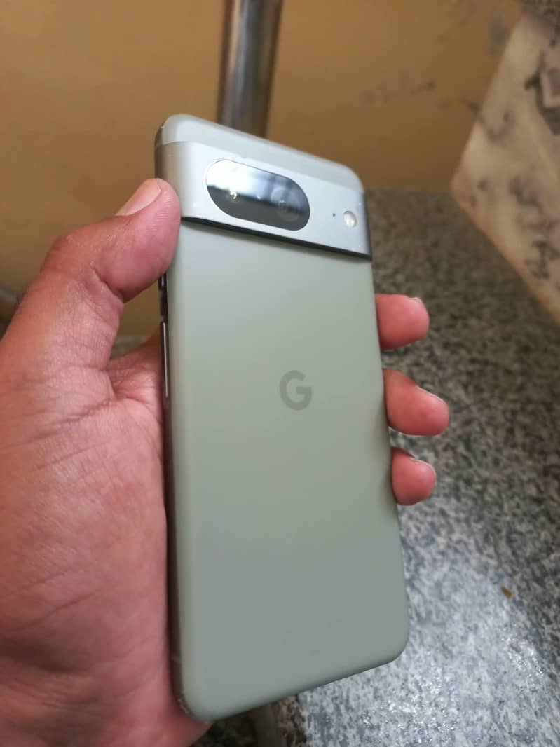 Google Pixel 8 2