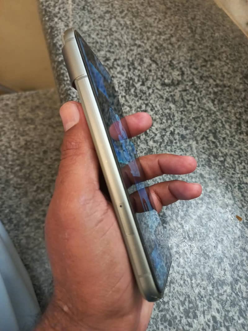 Google Pixel 8 3