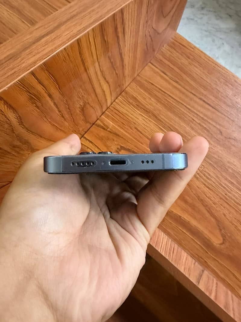 Apple iPhone 13 Pro 2