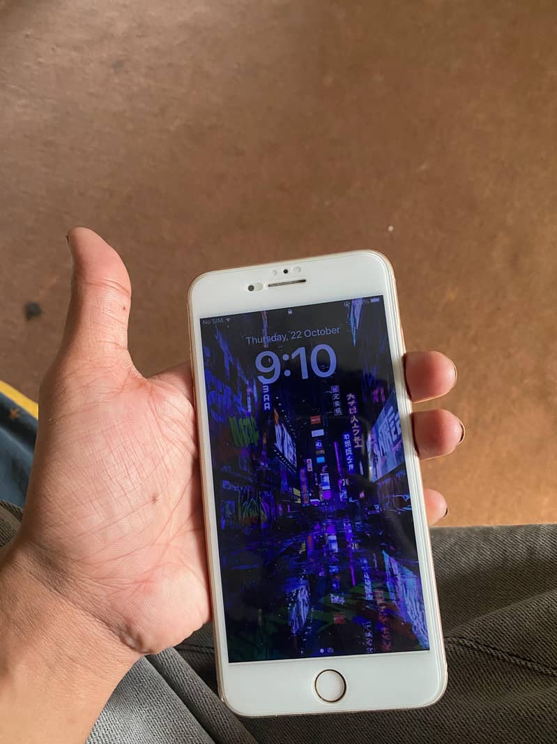 Apple iPhone 8 Plus 1