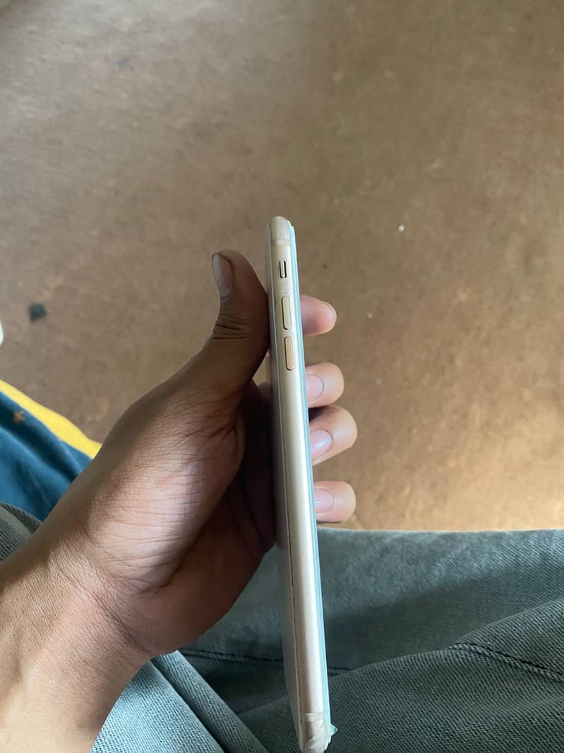 Apple iPhone 8 Plus 3
