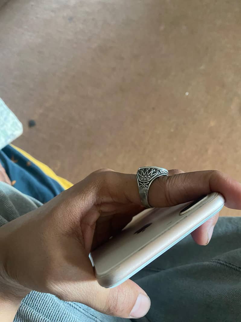 Apple iPhone 8 Plus 4