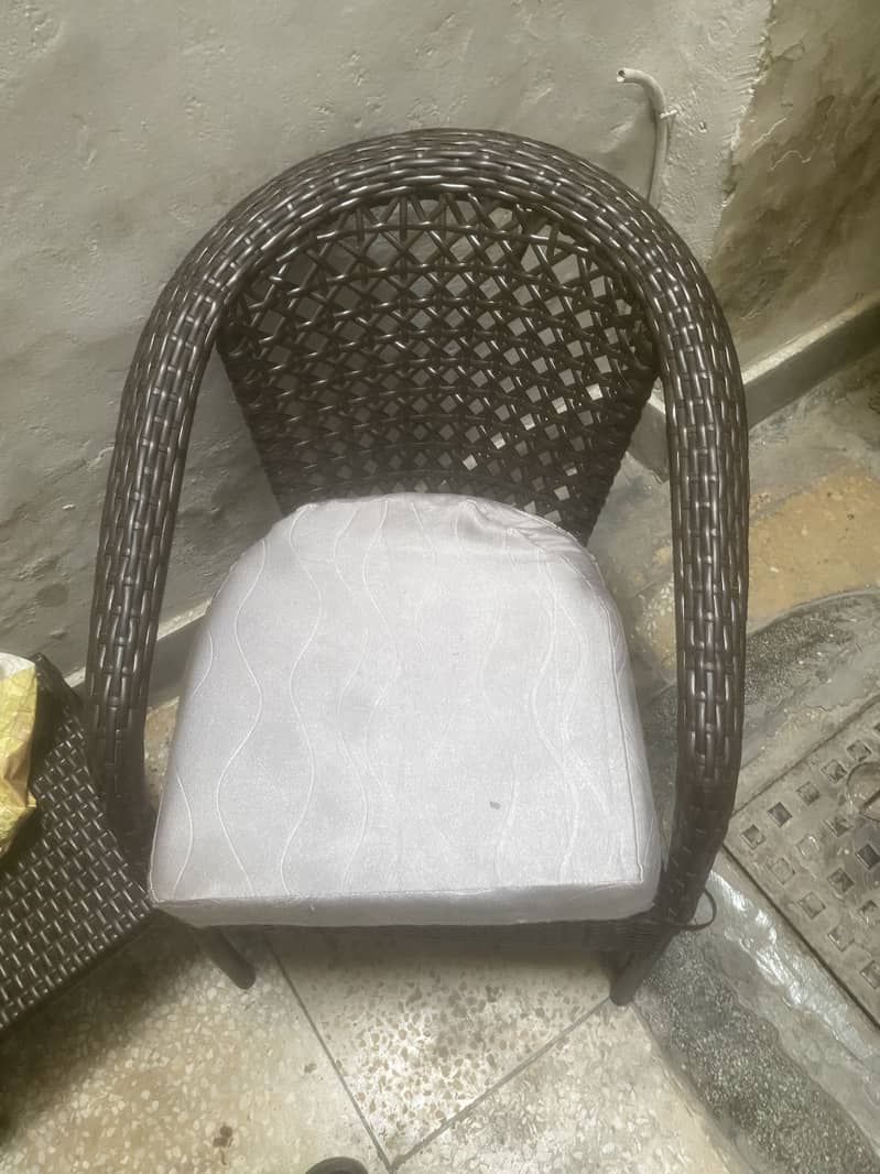 Chairs and Table 0