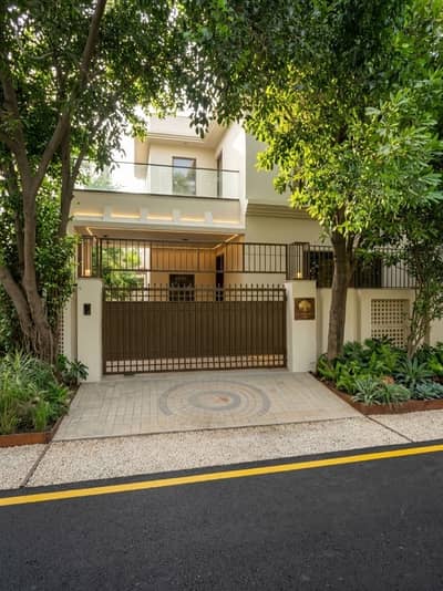 Near Lums 7 Marla Well Maintained Bungalow on Prime Location of Phase 2 DHA Lahore For Sale