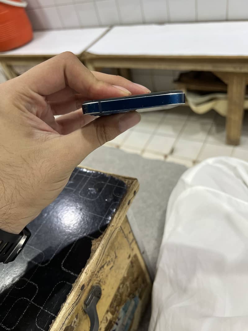 IPhone 12 (PTA APPROVED) 3