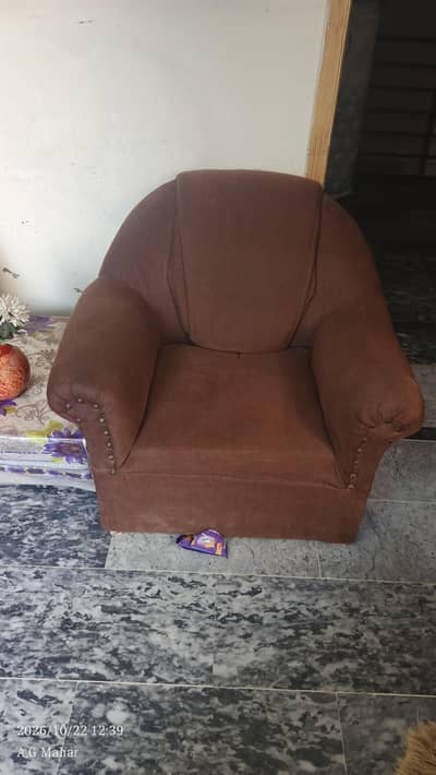 urgent 5 seater sofa for sell