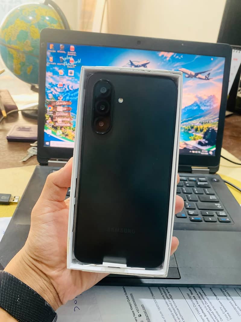 Samsung Mobile A17 1