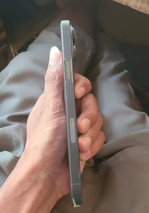 Apple iPhone 13 Pro Max 1