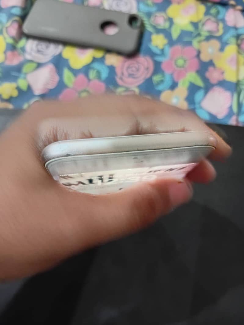 Apple iPhone 8 4