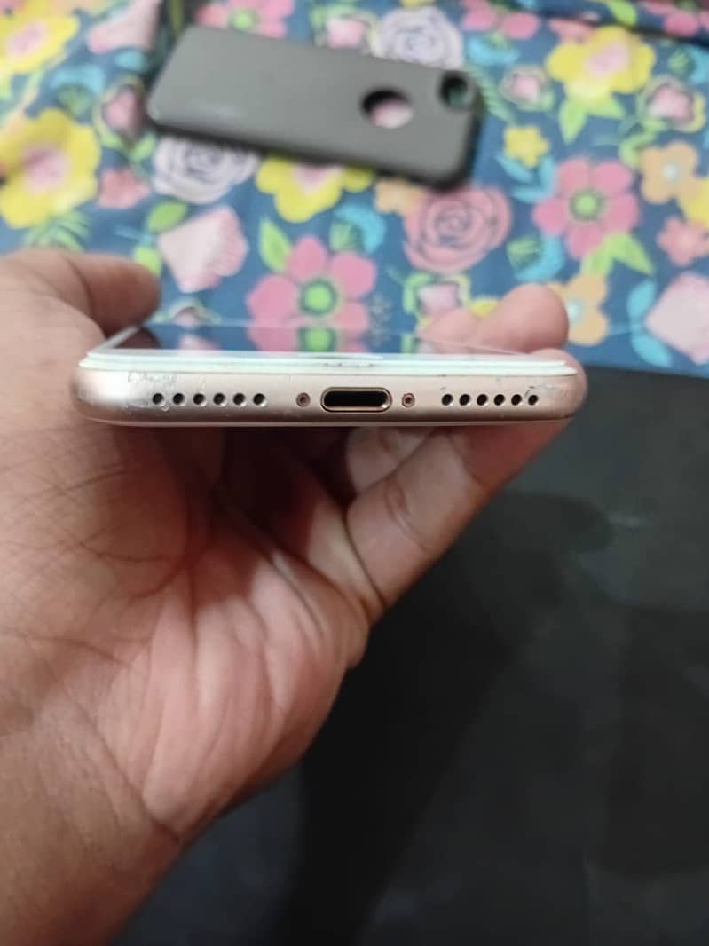 Apple iPhone 8 5