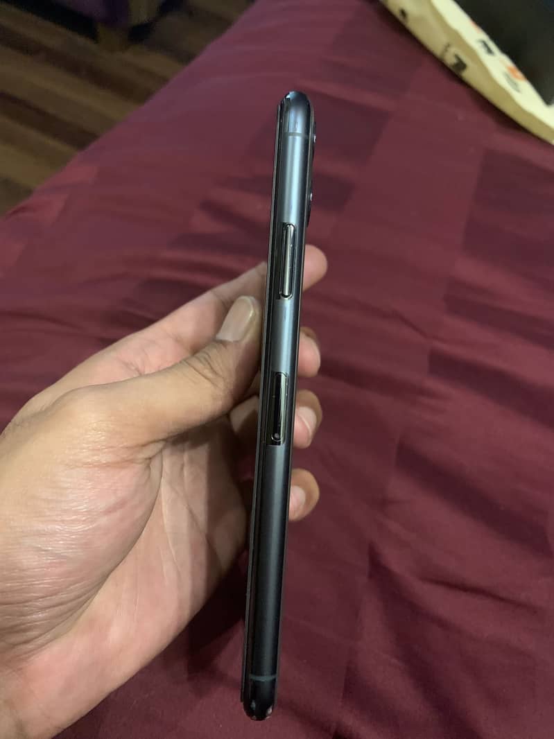 Apple iPhone 11 Pro Max 1