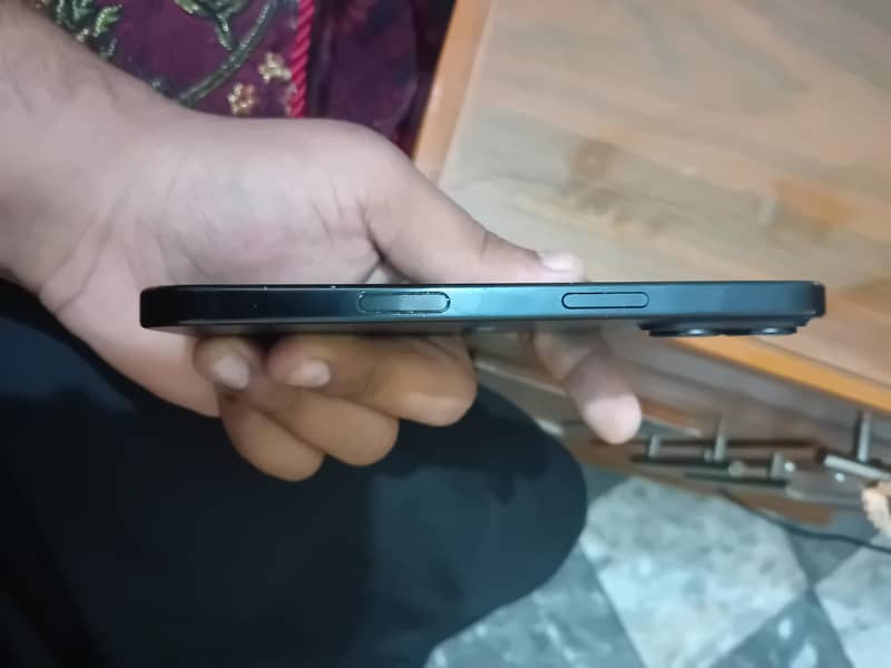 Apple iPhone 16 1