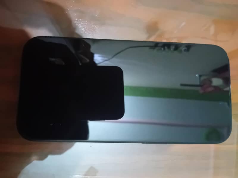 Apple iPhone 16 4