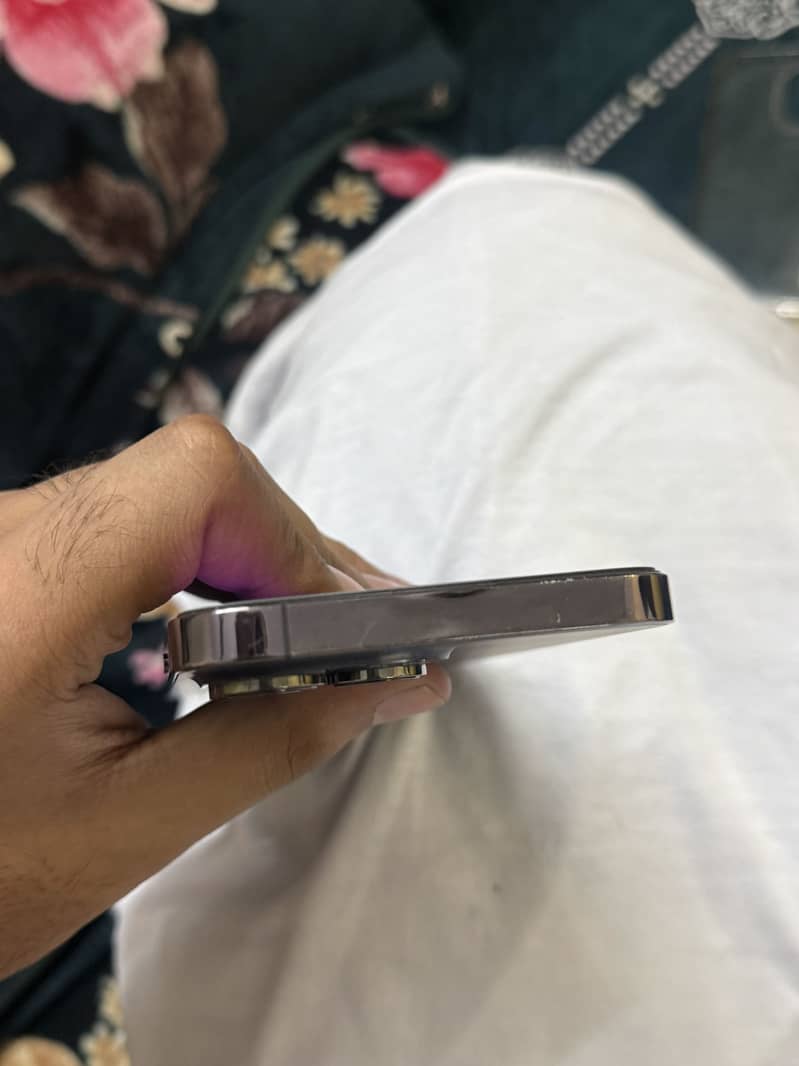 Apple iPhone 14 Pro Max 2