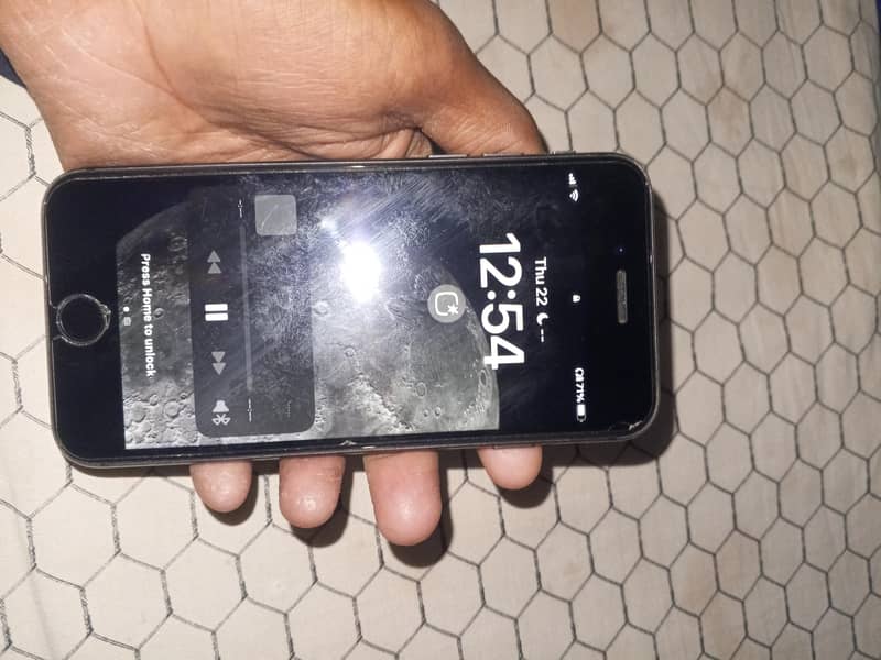 Apple iPhone 8 1