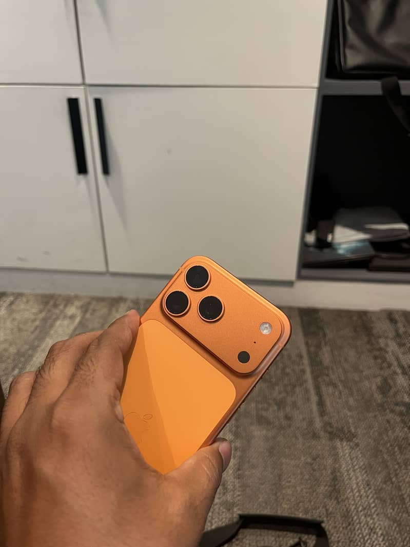 Apple iPhone 17 Pro Max 2