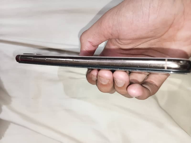Apple iPhone XS Max 2