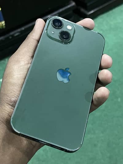 Apple iPhone 13