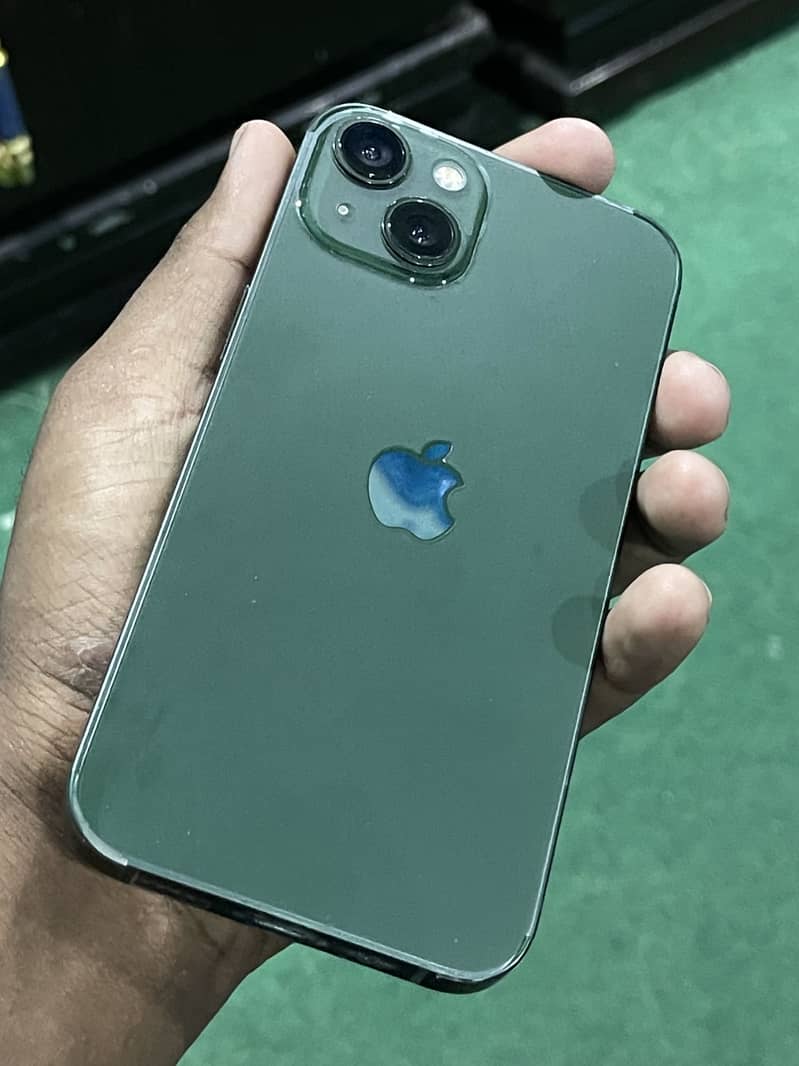 Apple iPhone 13 0