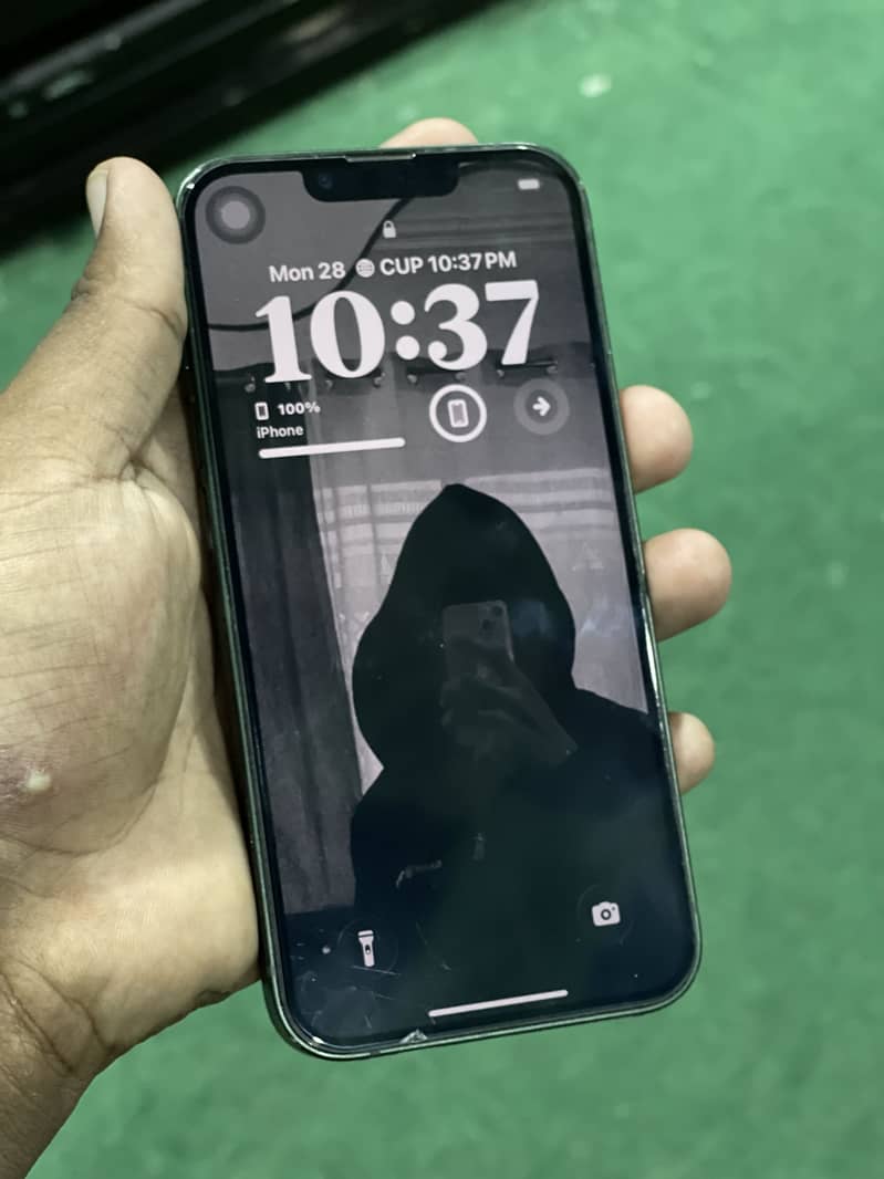 Apple iPhone 13 2
