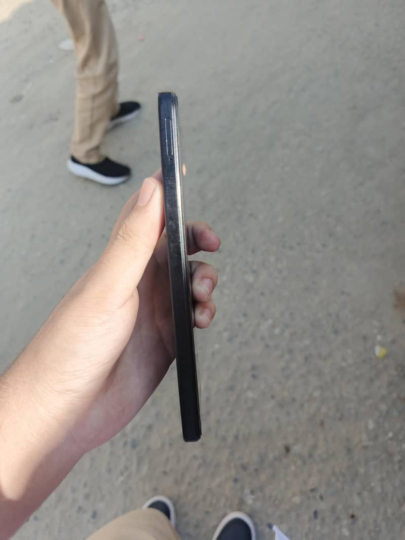 Xiaomi Redmi Note 12R 1