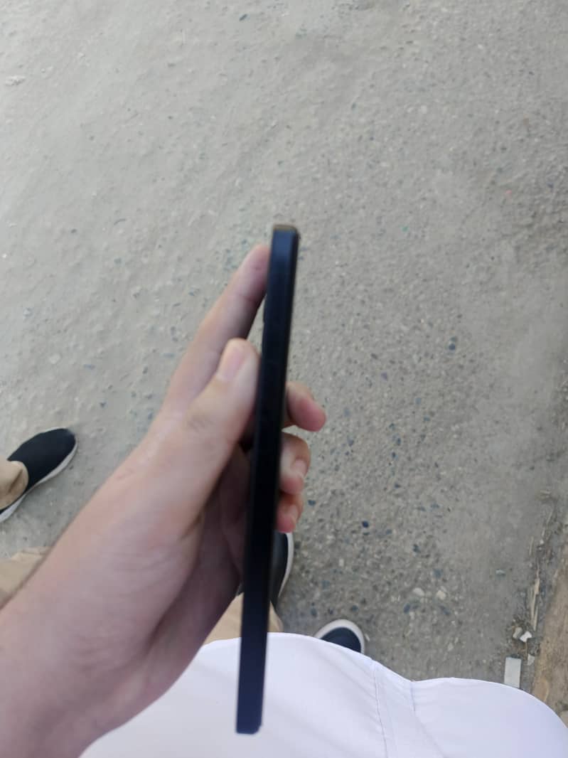 Xiaomi Redmi Note 12R 3