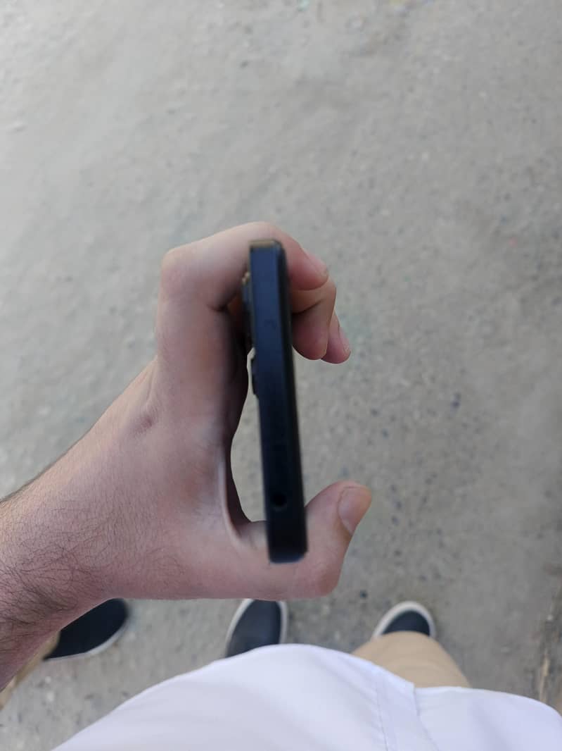 Xiaomi Redmi Note 12R 4