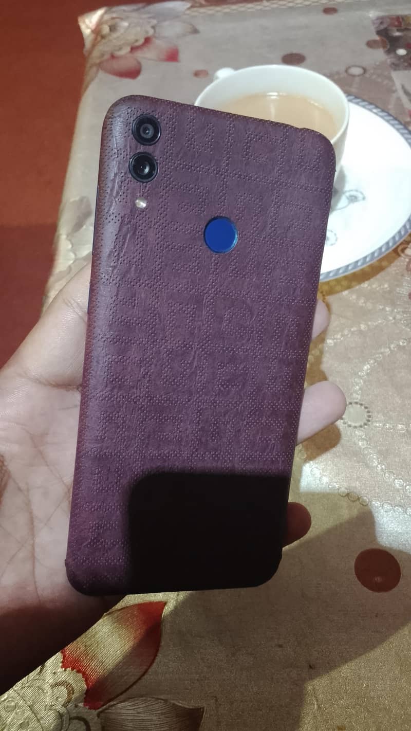 Honor 8C 1