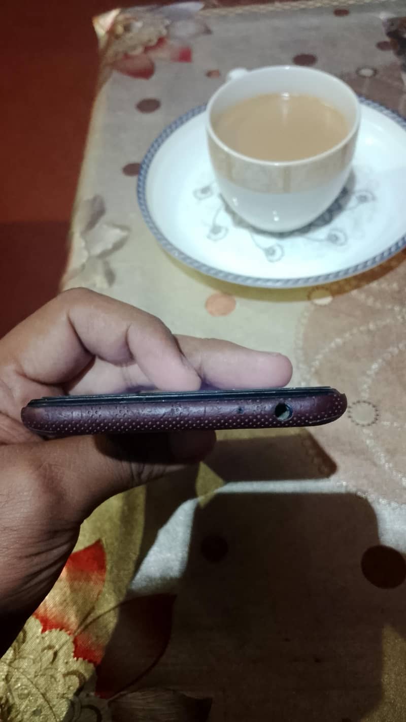 Honor 8C 3