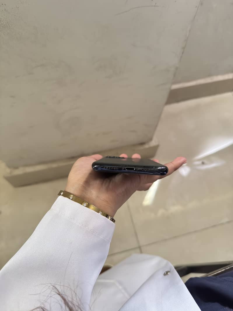Apple iPhone 11 Pro 7