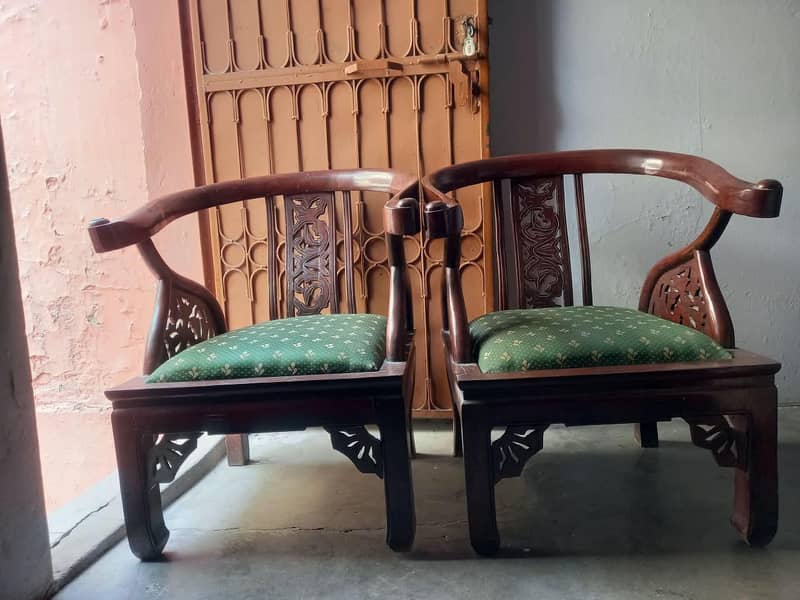 selling sofa set 0
