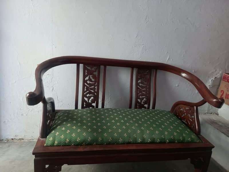 selling sofa set 1