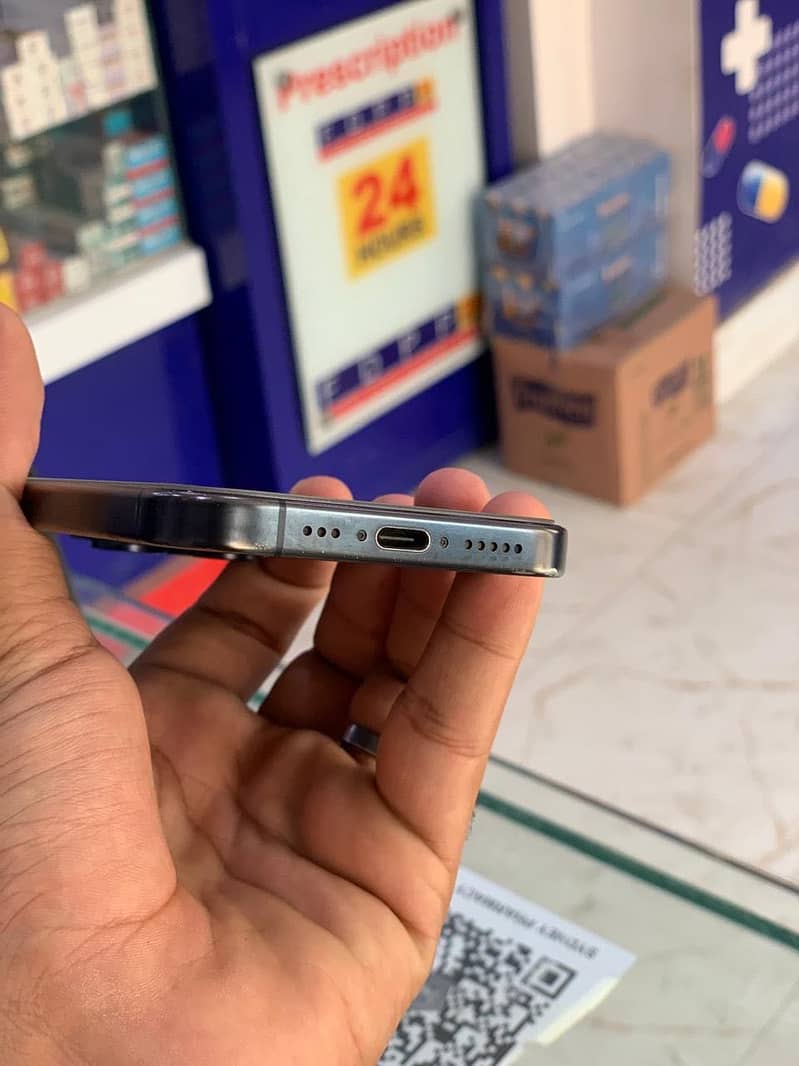 Apple iPhone 15 Pro 2