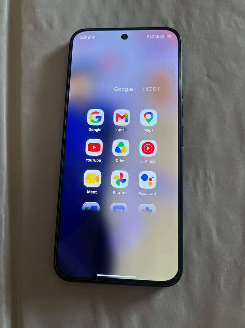 Tecno spark 40 Pro 8