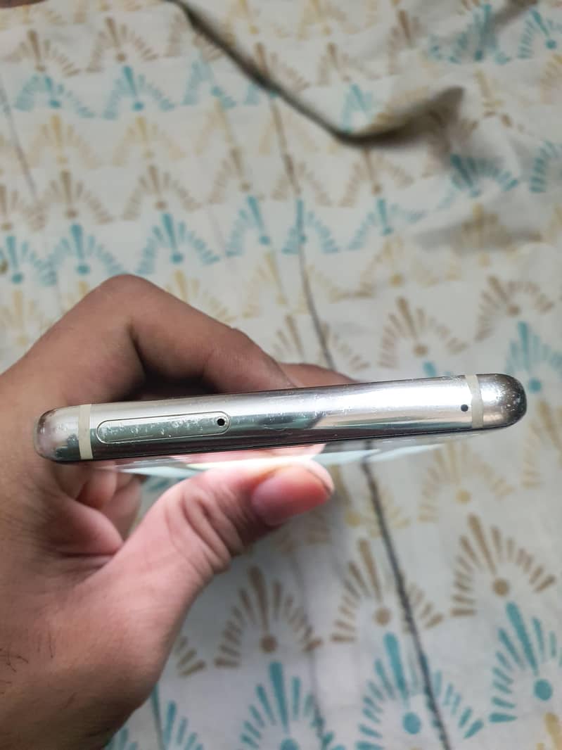 Samsung Mobile Note 8 6
