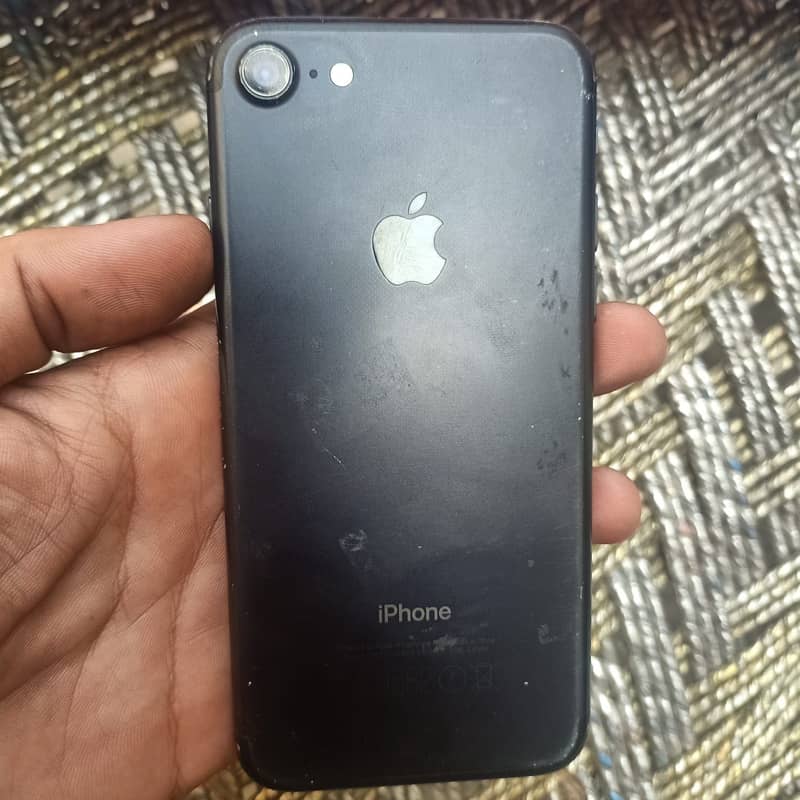 Apple iPhone 7 1
