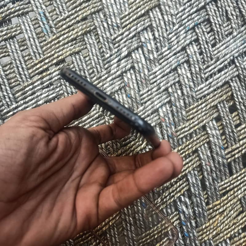 Apple iPhone 7 4