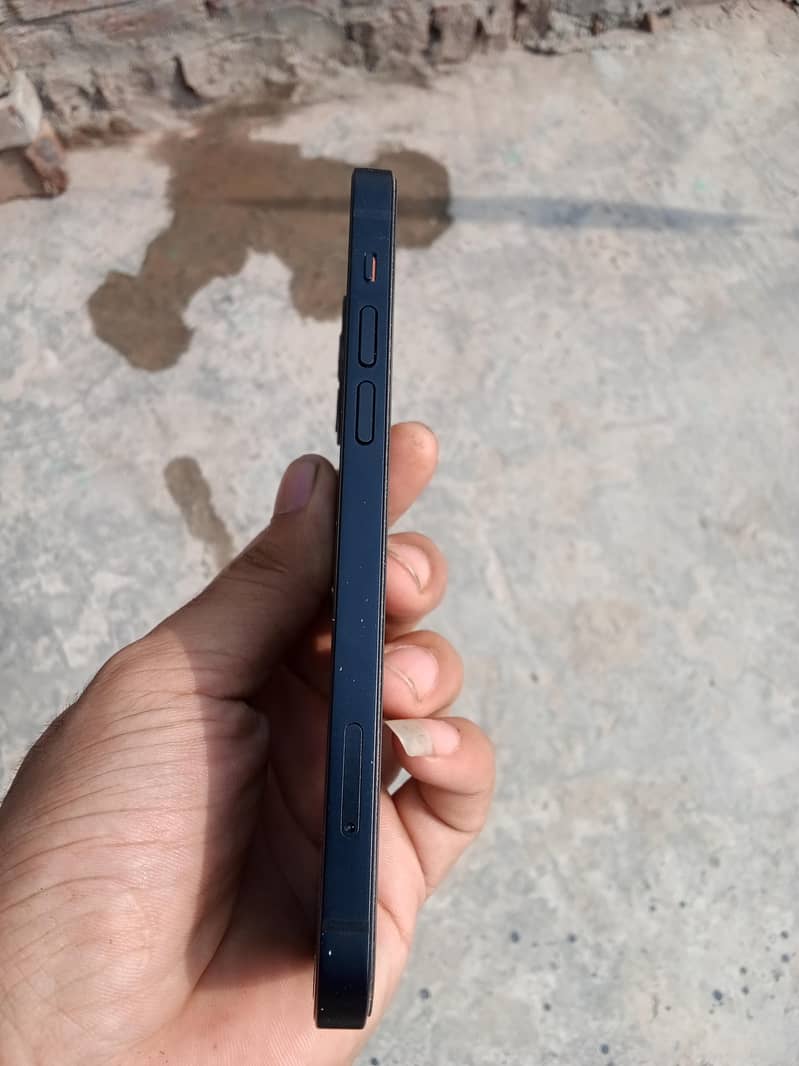 Apple iPhone 12 5