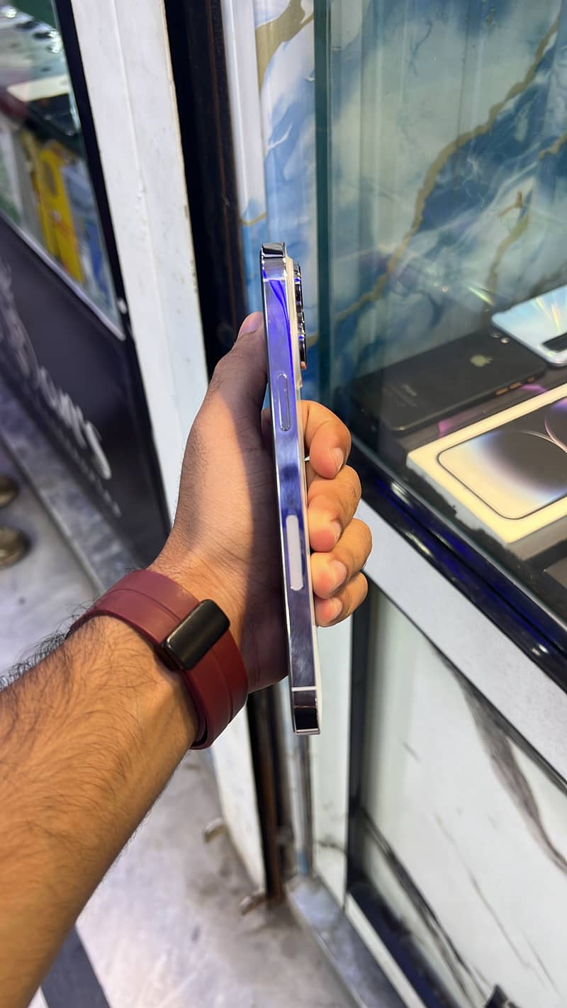Apple iPhone 14 Pro Max 2