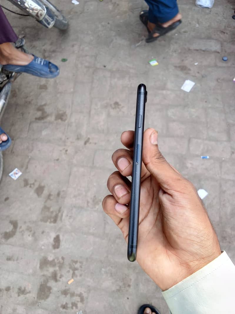 Apple iPhone 7 3