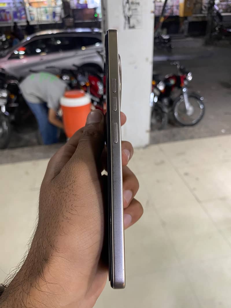 Tecno CAMON 30 1
