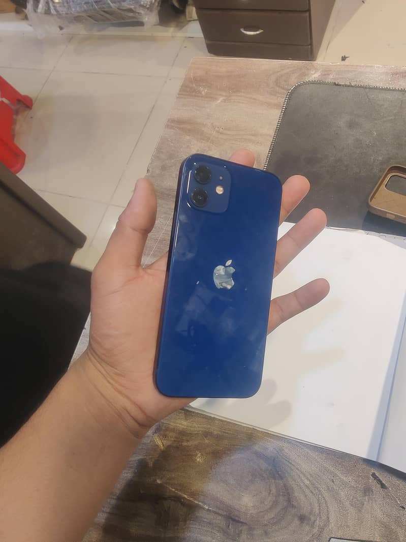 Apple iPhone 12 3